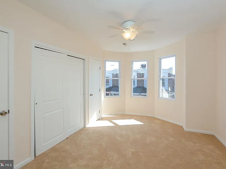 142 S Peach St — Photo 10