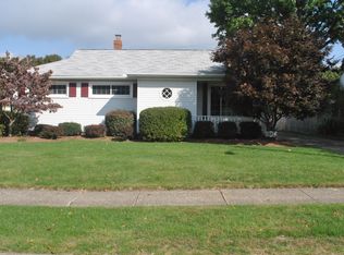 11120 Riveredge Dr, Parma, OH 44130