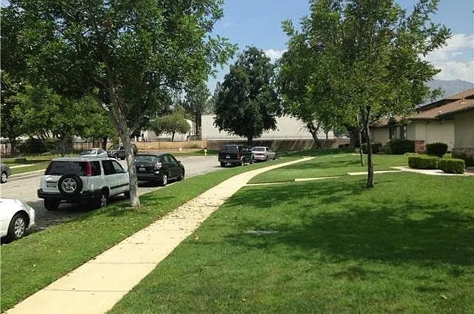 2 bed, 840 sqft, $2,195 — Photo 2