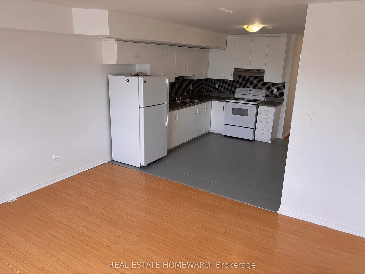 3 bed, $2,500 — Photo 2