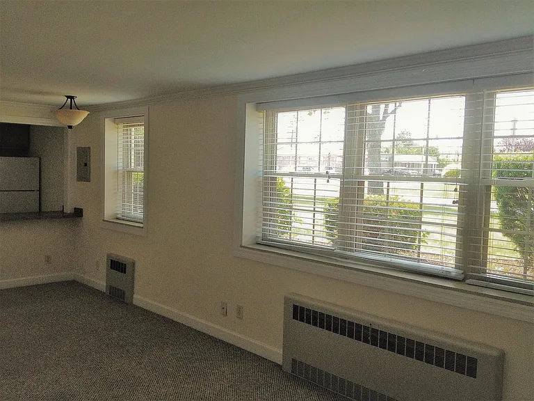 451 Bernhardt Dr — Photo 10