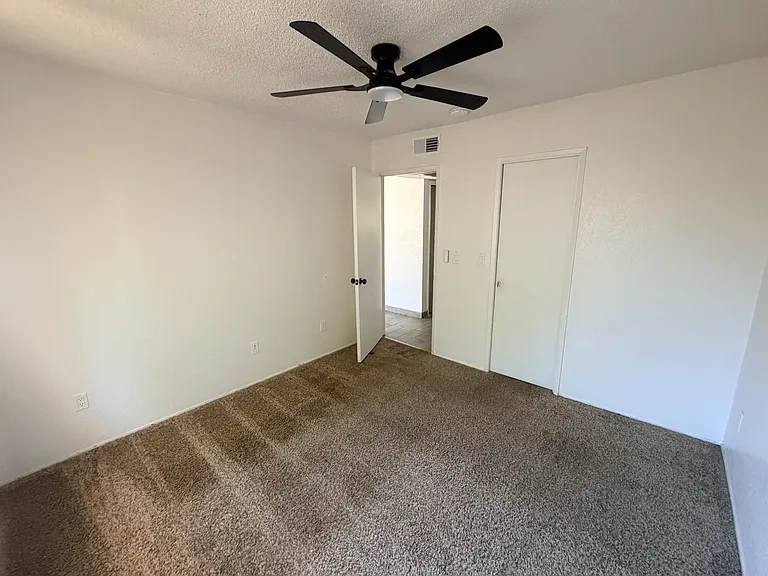 8000 N Laurelglen Blvd #B — Photo 13
