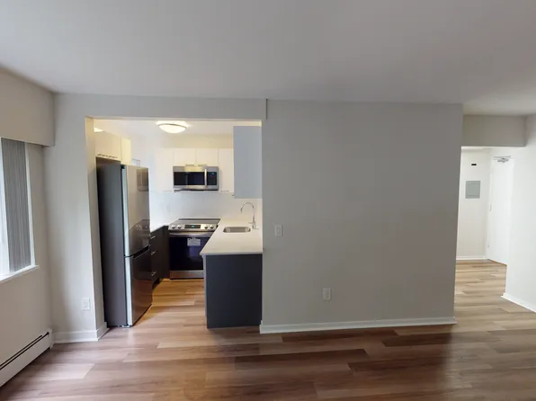 1918 Haro St #204, Vancouver, BC V6G 1H6