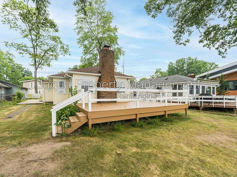 1209 Lakeview Dr — Photo 5