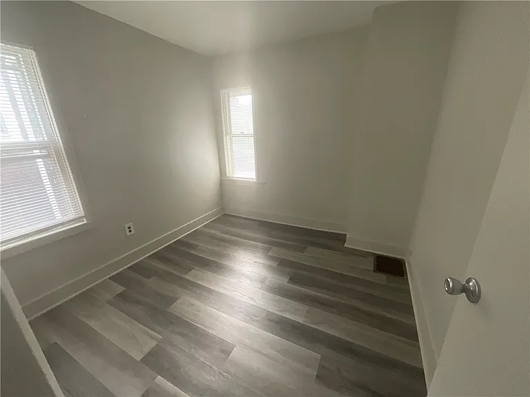 99 Belmont St — Photo 10