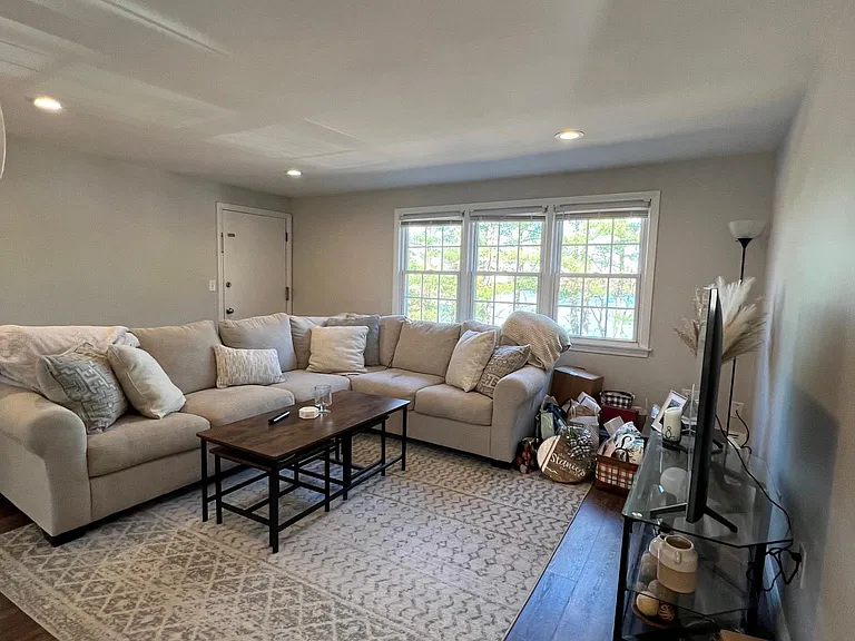 37 Grandview Dr #C — Photo 3