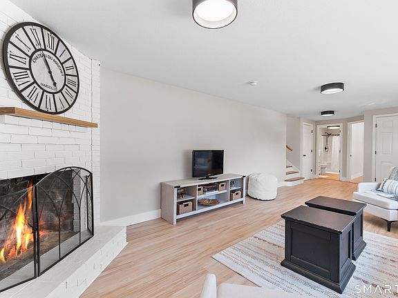 4th image of 79 Steep Road