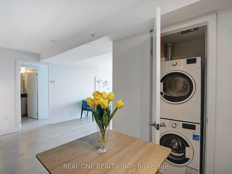 955 Bay St #2313 — Photo 10