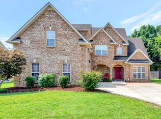 1920 Walking Dr, Murfreesboro, TN 37130