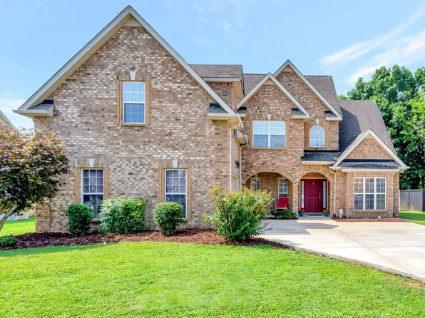 1920 Walking Dr, Murfreesboro, TN 37130