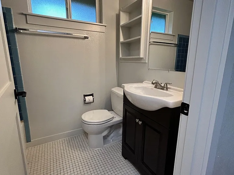 9827 Dekoven Dr SW #4 — Photo 9