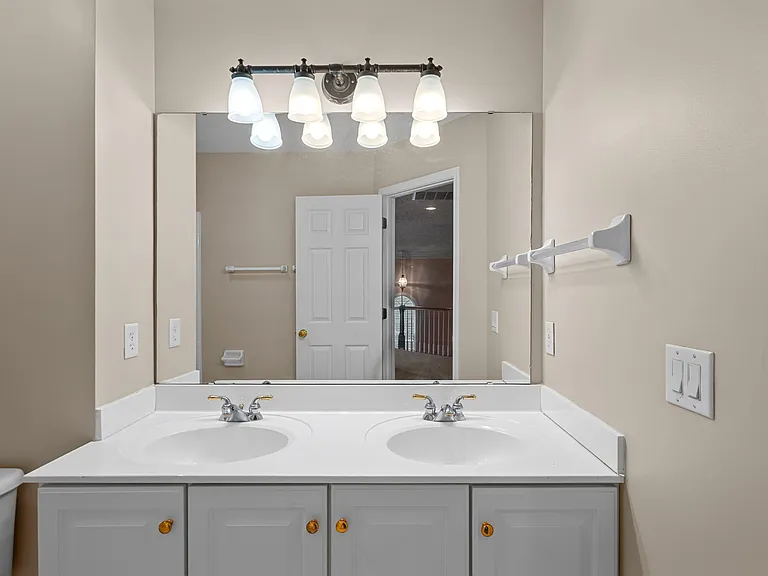 12023 Stone Forest Dr — Photo 37