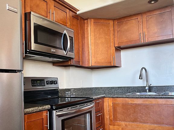 5th image of 1224 Saint Charles Ave APT 303