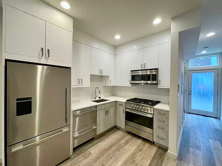 8042 35th Ave NE #B — Photo 6