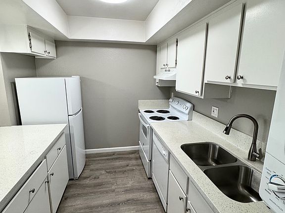 4th image of 6420 Casada Way #16