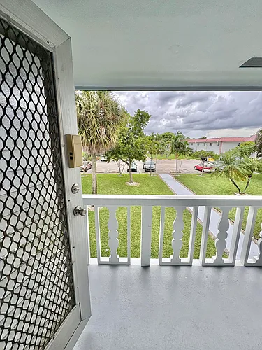 63 Coventry Ln #C Photo 1
