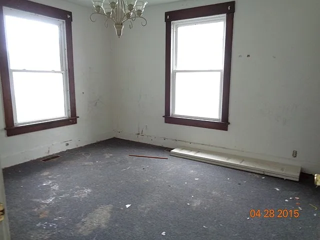 Building Photo 4