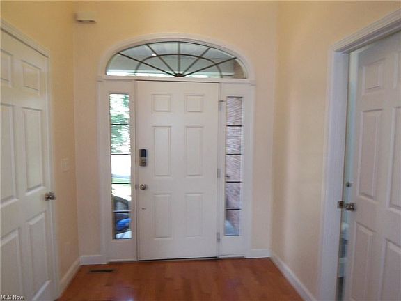 3rd image of 104 Freedom Dr