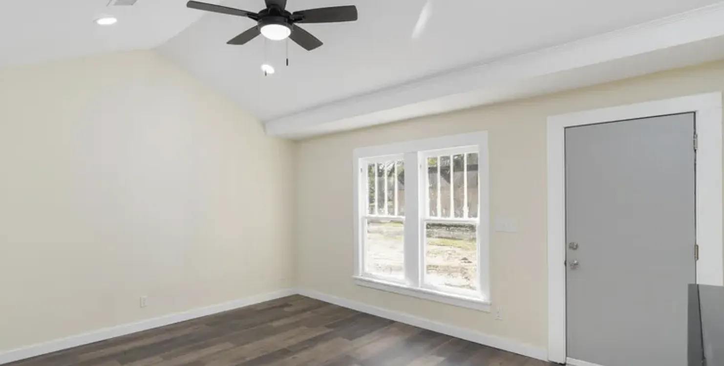 5 bed, 1850 sqft, $1,950 — Photo 2