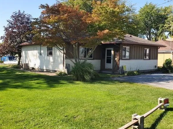 9520 W Hollywood Dr, Oak Harbor, OH 43449