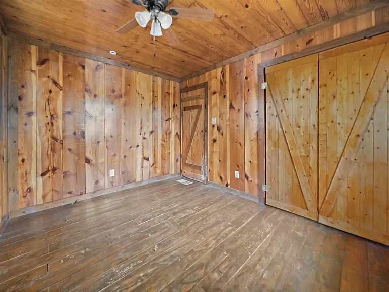 20973 Lakeview Dr — Photo 18