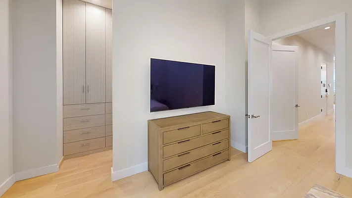 Bedroom, photo 1