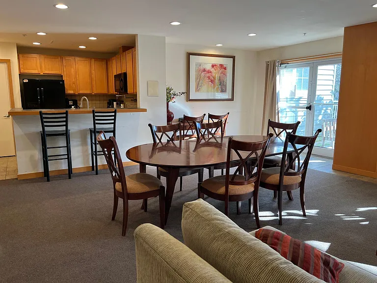 Club room (free with RSVP)