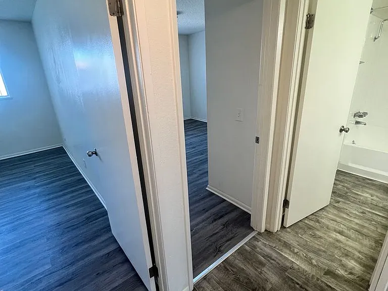 North Park Aparments — Photo 15