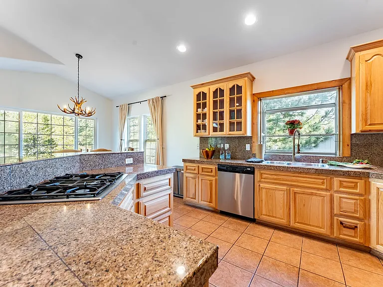 2239 Blitzen Rd — Photo 14