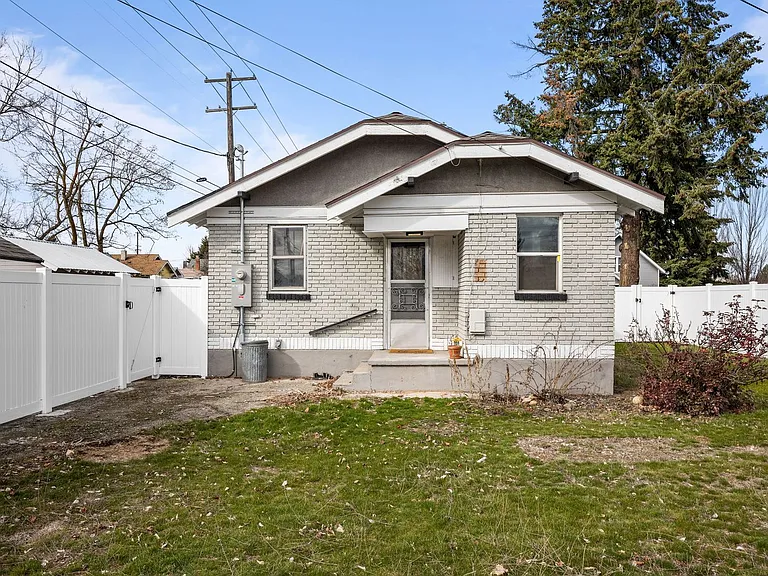 2618 N Ash St — Photo 27