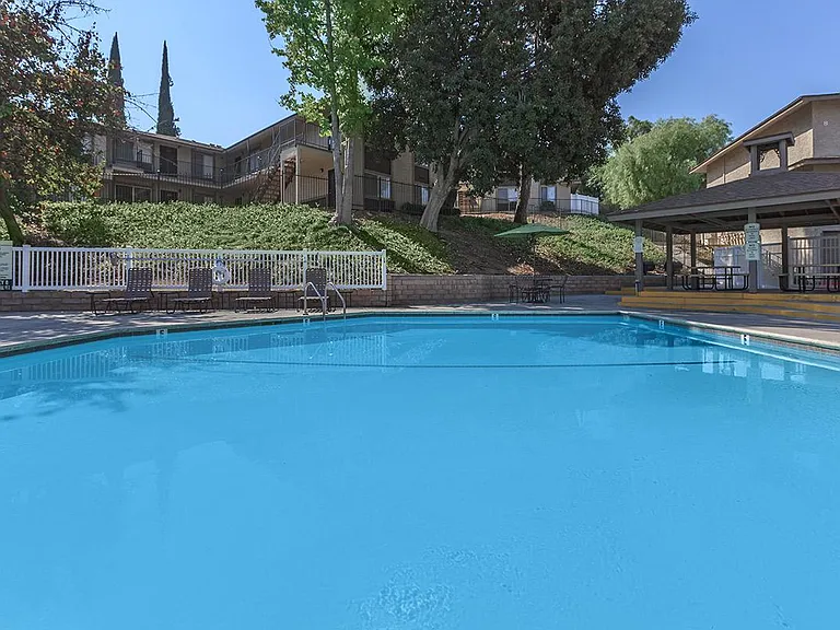 Woodglen Apartment Homes — Photo 3