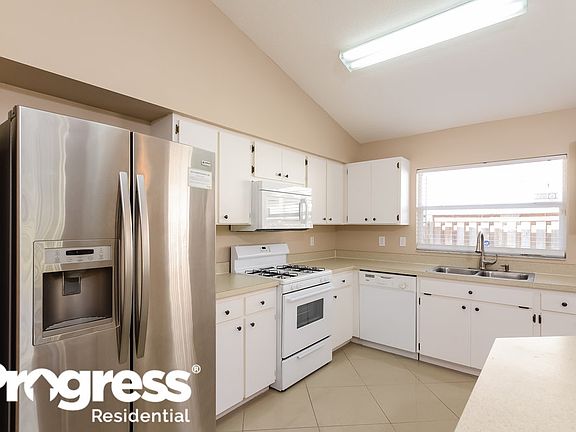 5th image of 9931 Stockbridge Dr