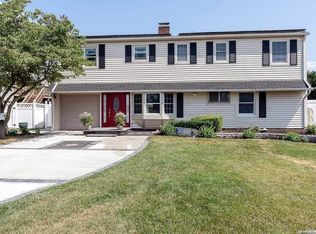 45 Friendly Rd, Hicksville, NY 11801