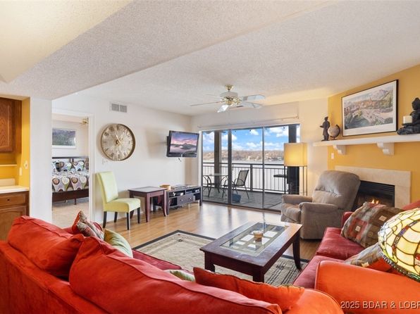 152 Falls Point Dr #2B, Lake Ozark, MO 65049
