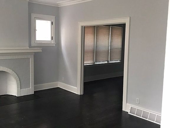 4th image of 2714 Cortland Ave #2716