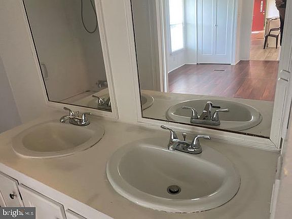 5th image of 200 Garner Dr #200
