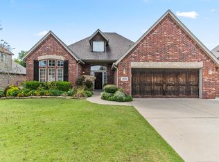 1012 S 71st St, Broken Arrow, OK 74014
