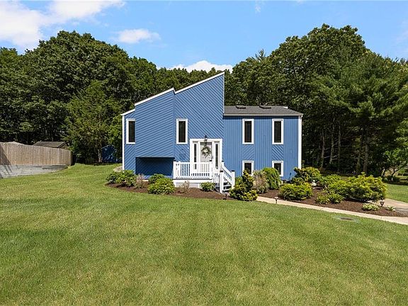 2nd image of 8 Birchwood Ln