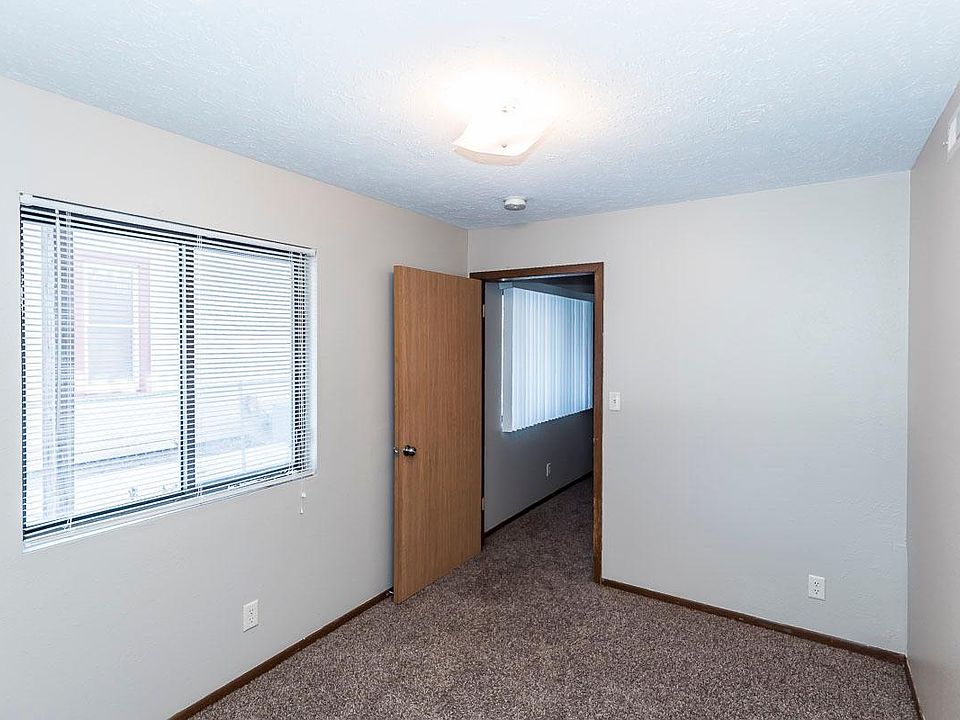 1st bedroom