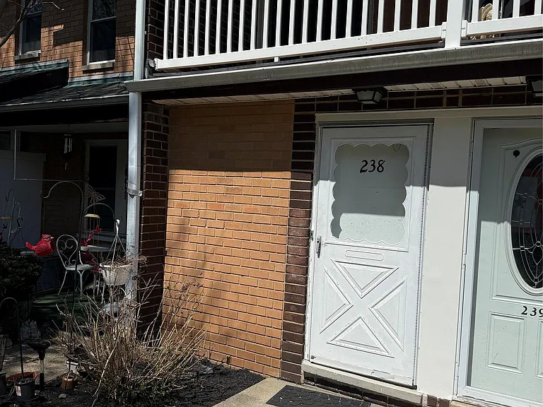238 Artist Lake Dr — Photo 2