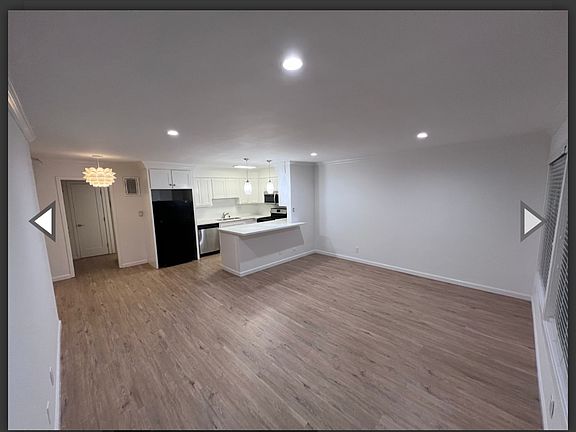 3rd image of 1946 S Bedford St #1