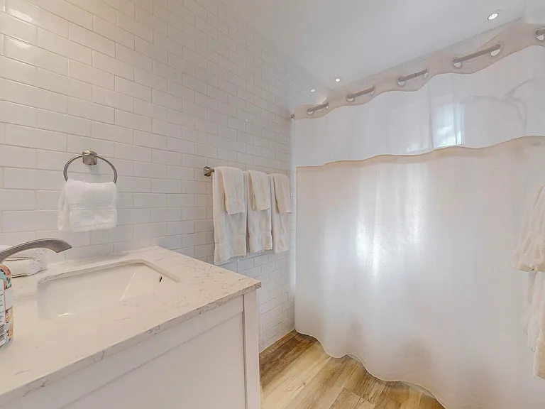 2423 Espanola St NE #C — Photo 10