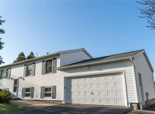48 Fairview Dr, Brockport, NY 14420