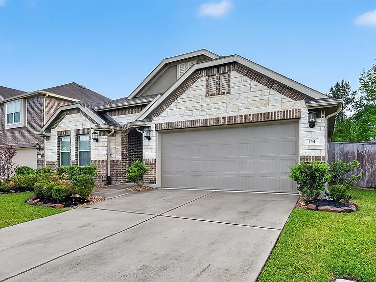 134 S Bearkat Ct — Photo 2