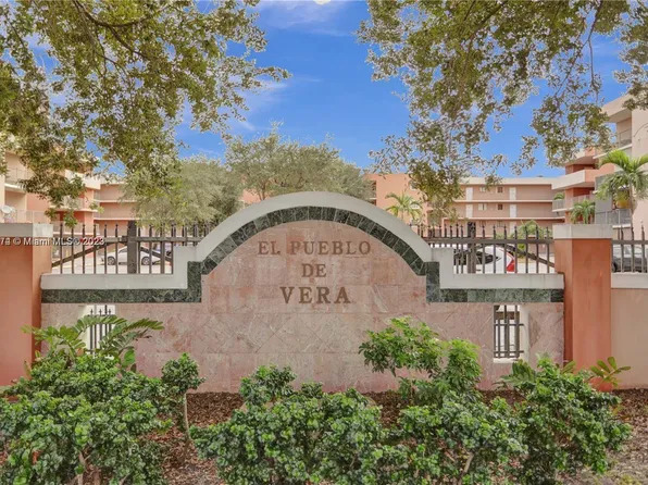 5825 W 25th Ct APT 403, Hialeah, FL 33016