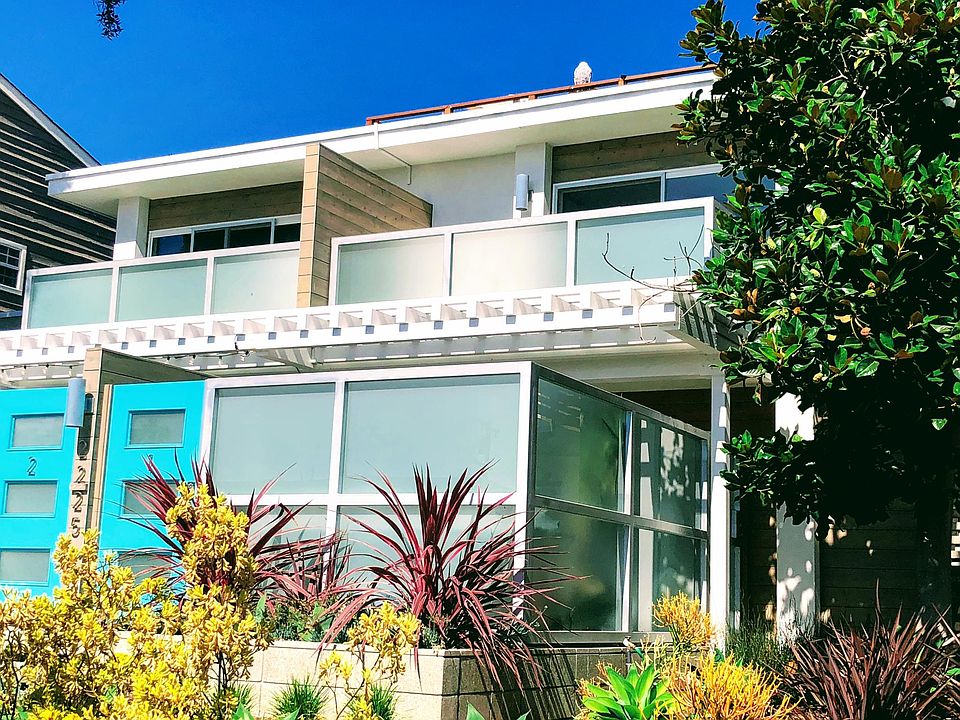 2-story townhouse, west-facing peak ocean views