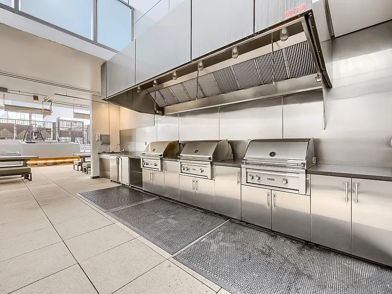 1752 Wewatta St #1121 — Photo 31