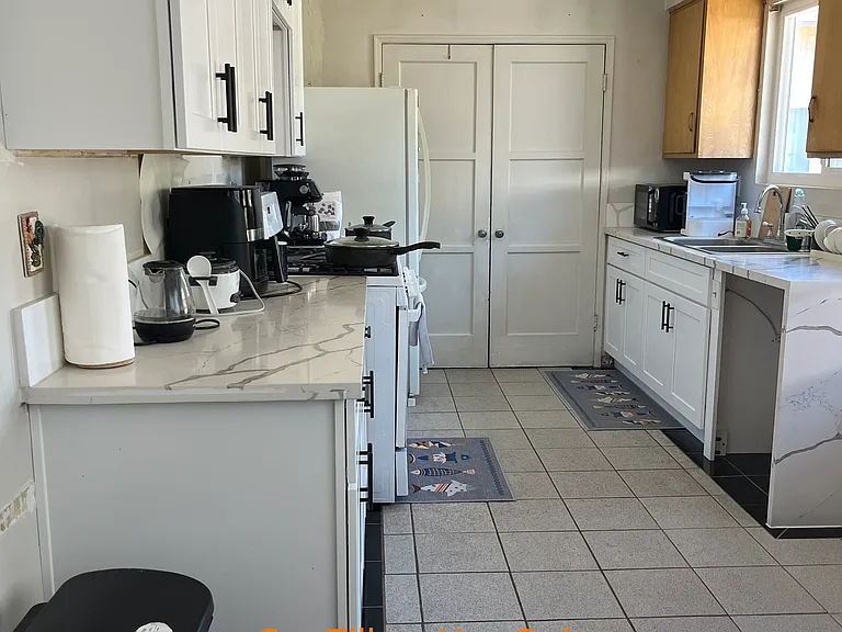 1820 Brockwell Ave — Photo 4
