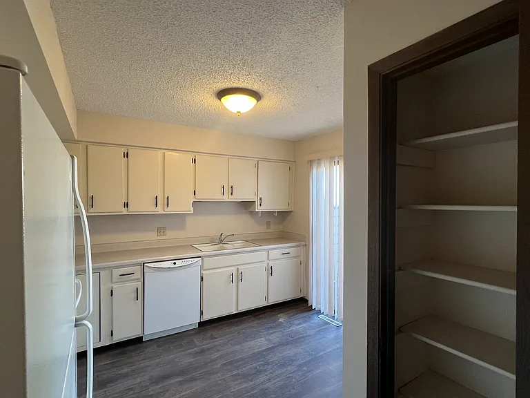 2221 N Bramblewood St #202 — Photo 6