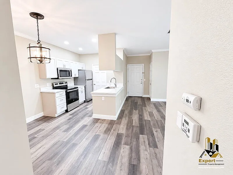 1 bed, 1.0 bath, 714 sqft, $2,095 — Photo 3